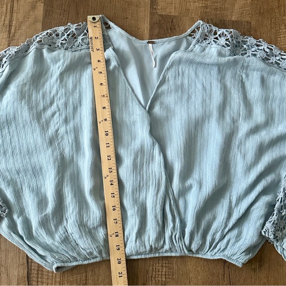 Free people Runway Crochet sleeve Top size Small Blue/grey color - Picture 4 of 9